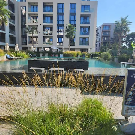 Lili Azur Appaartment Апартамент