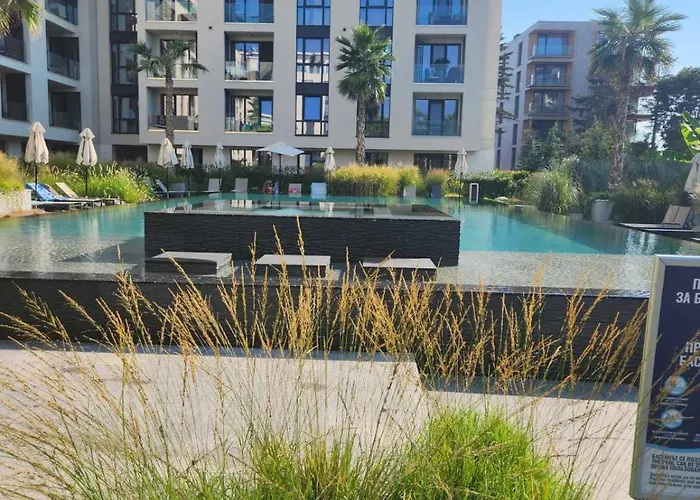 Lili Azur Appaartment Апартамент