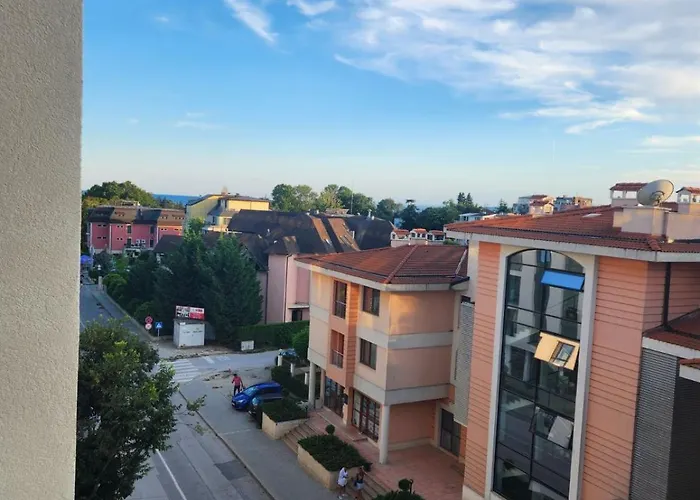 Апартамент Lili Azur Appaartment *